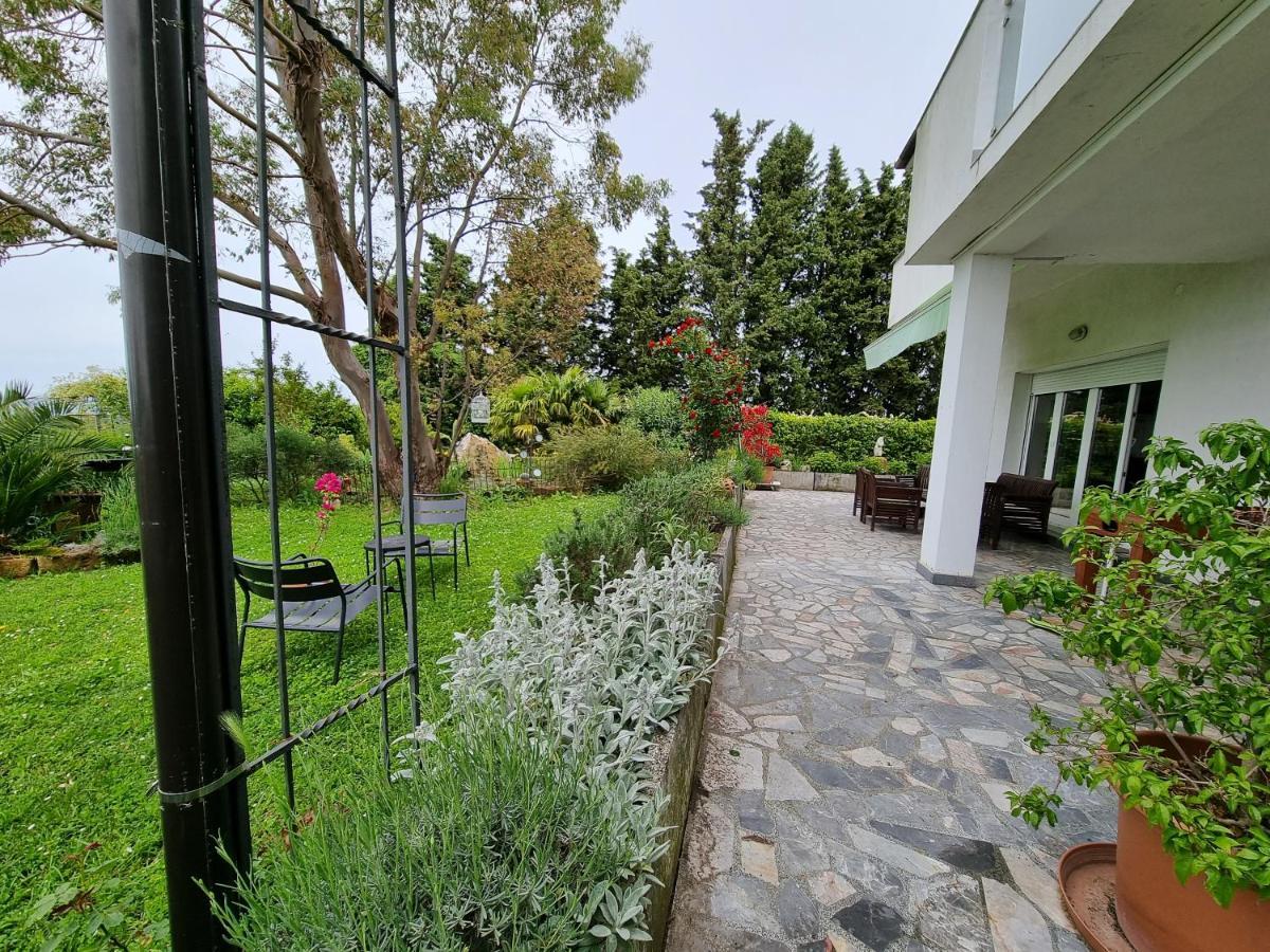 Garden Apartment Сечовле Экстерьер фото